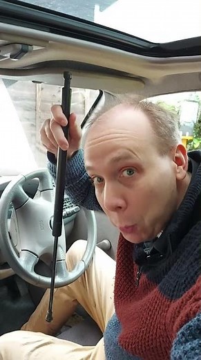 Car Boot Won’t Stay Open: Worn Gas Struts (Nissan Micra K11) #Shorts