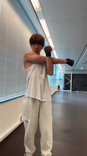 小山慶一郎の手首準備体操と筋トレ
