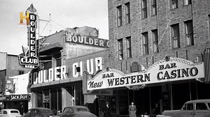 #ElPrecioDeLaHistoria Corey recibe un flamingo de 1946, el año en que se inauguró el famoso casino de Bugsy Siegel. 🎉¡El Precio de la Historia cumple 15 años en History! 📺🔍 Desde 2009, este icónico programa ha traído a nuestras pantallas los objetos más sorprendentes del mundo del empeño. ¡Gracias por acompañarnos detrás de cada historia! 🏃‍♂️ Maratón de El Precio de la Historia, 24 horas, TODOS LOS DOMINGOS de septiembre en MÉXICO Y ARGENTINA. En COLOMBIA, los SÁBADOS a partir de las 4:50 P