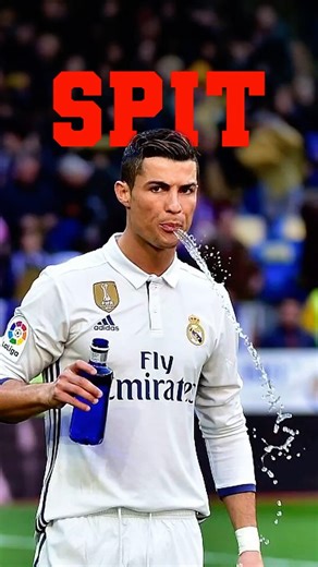 ¿Por qué los futbolistas ESCUPEN tanto durante los partidos?