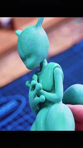 Mewtwo Diorama Creation Using Clay and Resin
