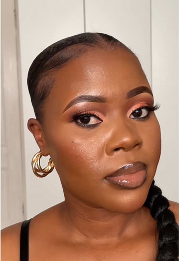 Day 50/149Colour & Contour palette from @Mooiste Meisie #makeup #makeuptutorial #primer #foundationbase #lashes #eyeshadowtutorial #eyeshadowpalette