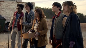 STRANGER THINGS Doc Director Pushes Back on ChatGPT Script Claims After Fans Spot Suspicious Tab on Computer Screen — GeekTyrant
