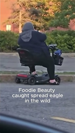 Foodie Beauty CAUGHT spread eagle in the wild 🦅