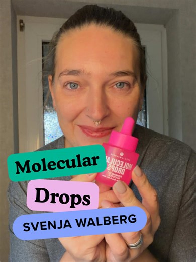 Was ich an den Molecular Drops liebe: Sie sind super sanft, aber trotzdem extrem wirksam. Kein Brennen, kein Kleben – nur reine Feuchtigkeit, die tief einzieht und die Haut sichtbar weicher macht. Ideal auch für empfindliche Haut. #sensitiveskin #hautpflegetipps #Feuchtigkeit #TikTokShopBlackFriday #UnboxYourDeals