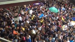 49K views · 447 reactions | PANOORIN: Pila ng mga estudyante na magsusumite ng application form para sa UPCAT sa UP Diliman, Quezon City | via Radyo Patrol Raya Capulong | DZMM Radyo Patrol 630 | Facebook