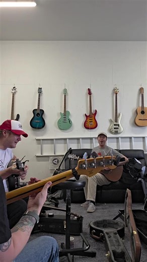 Playing Random Songs on Banjo: A Live Music Experience