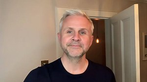 Here’s a wee short video about how and why kindness is good for mental health, plus a simple daily kindness practice that you can do without even getting off the chair. 😊 | David R Hamilton PhD