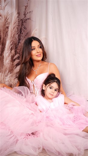 Christina Yeghoyan on Instagram: "Իմ սիրուն ձագուկներ, սիրում եմ ձեզ անսահման…🤍🩷 Thanks for editing @sba_marketing_ ❤️"