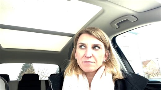 Von Köln nach Rastatt und zurück gäbe es auch eine Bahnverbindung.Man glaubt kaum, dass Viktoria Dannenmaiers Muttersprachen deutsch und russisch sind, und dass sie in englisch verhandlungssicher ist. Freie Rede und Ablesen gehören nicht zu ihren Stärken.