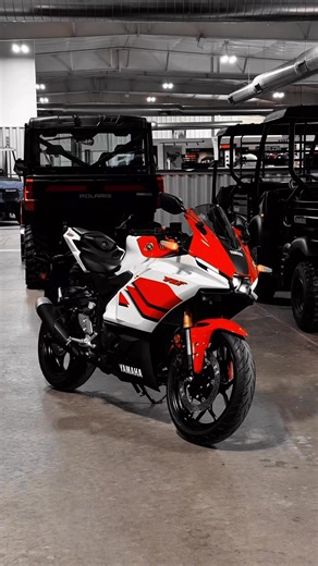 70 YEARS OF RACING. ONE ICONIC R3. The 2026 Yamaha R3 70th Anniversary Edition is here, and it’s dripping in legacy. That classic white, red, and black speed-block livery isn’t just paint… it’s Yamaha racing history reborn for the street. Lightweight. Razor sharp. Beginner-friendly but still a menace in the corners. Whether you’re new to sport bikes or just want something fun that looks way faster than it should, this R3 checks every box. -Legendary 70th Anniversary styling -Agile, confidence-bo