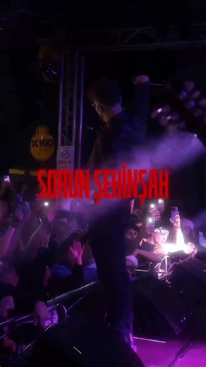 ŞEHİNŞAH | Yeni yılda da konserlerimiz yeni süprizlerle ve hız kesmeden devam edecek. 🩷🖤 #KARMANEWERATOUR 📹: @feratgraphy # | Instagram