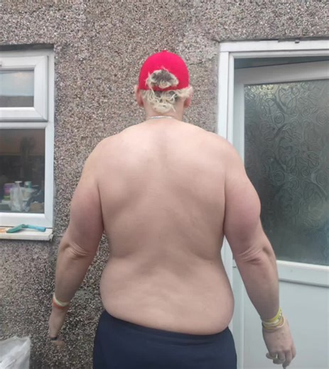 LET THE PAST DIE - KILL IT WHAT DOES CONSISTENTLY BEING CONSISTENT LOOK LIKE? when I started I couldn't pull myself up for one decent pull up. wrecked me. hated it. weak, chubby, not the old me. not the real me. I decided f**k that and f**k weakness. now, I am doing 100 pull ups a day spread over multiple sets over the day. CONSISTENCY CONSISTENCY CONSISTENCY #running #recovery #future #fit #fyp