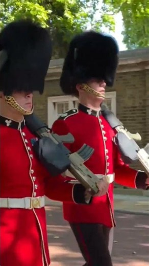 “King’s Guard quick march to Buckingham Palace 🇬🇧👑✨” #london