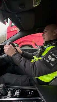 How Close Should You Drive to a Lorry/HGV? - Police Officer Explains