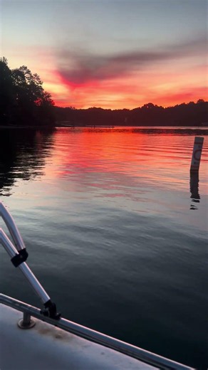Hey gorgeous sunrise for ￼ this mornings guide trip #fishing #catfish