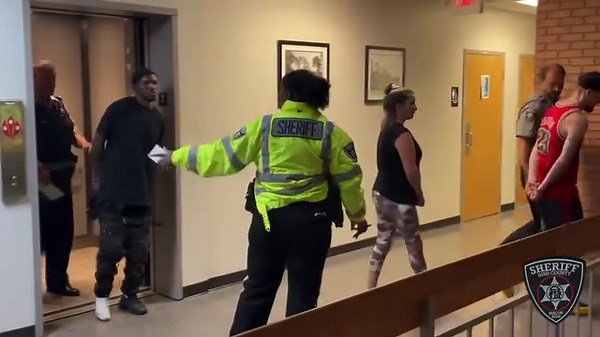 MEDIA RELEASE: Five Arrested in Connection with Commercial Burglary Investigation Bibb County Sheriff’s Office deputies arrest five in connection with a Commercial Burglary investigation. On August 30, 2023, at 6:52 a.m., a call came into the Macon-Bibb E-911 Center reporting suspicious activity on Brookdale Avenue. It was reported that two men and a woman were pushing a chest and moving items in the area. Patrol deputies responded to the area to investigate. While in the area, deputies discover