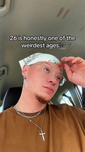 ⋆𝙁𝙧𝙤𝙬𝙣𝙮⋆ (@frwny)’s video of age regressions weird