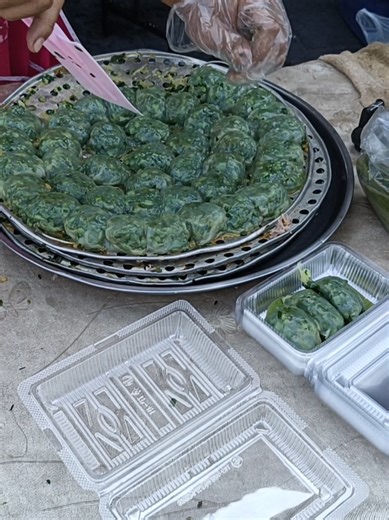 #กุยช่าย #แจ้งวัฒนะ14 #ตลาดเช้า #ตลาดริมบึง ปกติตลาดจะมีทุกวัน และเช้าเสาร์อาทิตย์ของกินจะเยอะมาก ถ้าว่างจะพยายามถ่ายให้ครบทุกร้าน