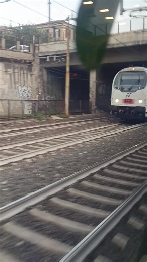 Video di train_spotting_ciampino🚂 (@train_spotting0) con under your spell - miguel𖣂