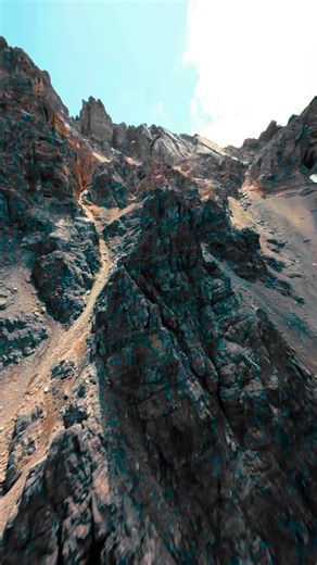 Schweizer Berge im FPV-Style   @vidaderogi + #GoProHERO13 Black #GoProDE #GoPro #FPV #Drone #Schweiz | GoPro | Facebook