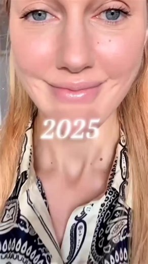 Meryem Uzerli as Hürrem Sultan — her 2026 and 2012 looks. Which one is more beautiful? #Ottoman #beauty #MagnificentCentury #muhtesemyuzyil #hurremsultan #meryemuzerli | Ottoman Royal History