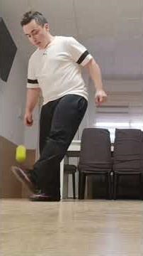 187 toques con una pelota de tenis