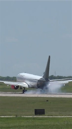 Boeing 737-800 9A-ABC ETF Airways