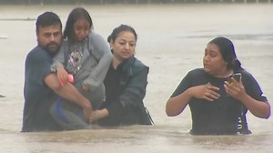New Zealand: Airport flooded and homes swamped in Auckland