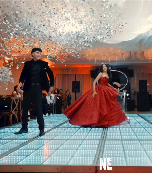 Vals de XV Años: Celebración de Juventud y Belleza