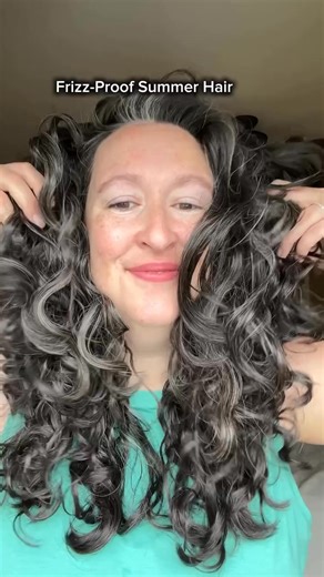 5K views · 18 reactions | Flat wavy hair in this humidity? ☹️ Here’s how to fix that. 朗 ➡️Start with a lightweight, nourishing moisture product and seal it in with a gel! Products used:Wavy Style & Refresh Set ➰Hi! Definition Curl Enhancer Styling Gel ➰Soothe & Restore Aloe Vera Curl Primer ➰ReFlex Curl Styling Serum ⁠Available at discovertreluxe.com : @wavyhairroutines | TréLuxe Hair Care | Facebook