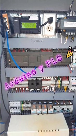 Arduino Vs PLC parte 3000 💅 #arduino #plc #electronics #shorts #diy #maker #technology