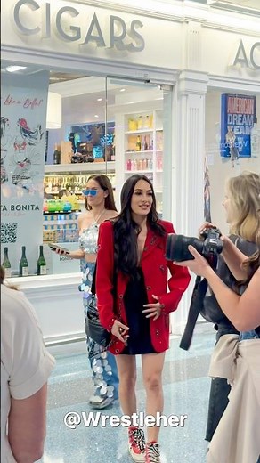 Nikki Bella & Brie Bella Arrive in Las Vegas for WrestleMania Weekend 🔥
