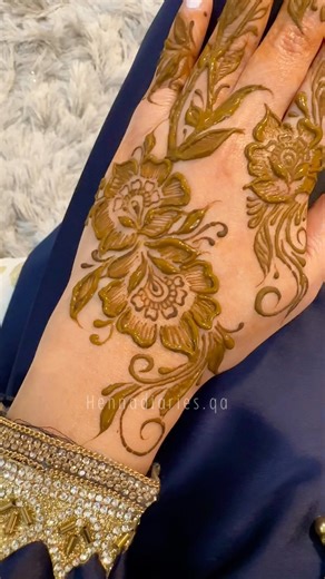 Golden hour 🌸🎀✨ #henna #art #mehndi #hennaart #expl#trendingshorts #hennashorts #hennaartist #art