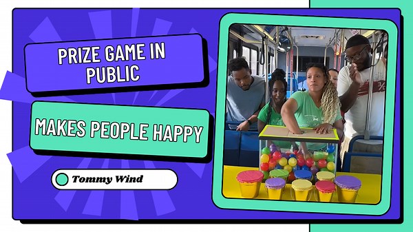 Public Ball-Picking Game Brings Smiles to Everyone