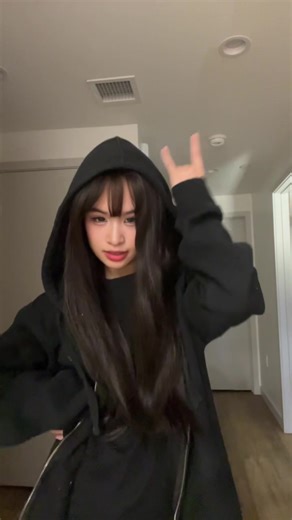 yoonaananaa (@yoonaananaa)’s video of amelia princess toy