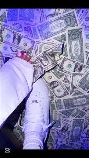 Young Thug and his fiancé Mariah stepped out together for Valentine’s Day ❤️🌹l