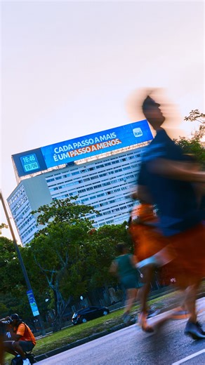 Itaú on Instagram: "As primeiras palavras de quem chegou lá. Logo após cruzar a linha de chegada da prova de 5 km da @maratonadoriooficial, a emoção toma conta."