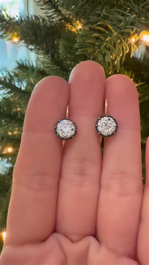 I can’t believe it’s mid December but I love this time of year! These would make perfect presents for under the tree 🌲. #georgianjewelry #christmaspresent #oldeuropeancut #pastejewelry #pastejewellery #victorianjewelry #tistheseason | Shan Adams Jewelry