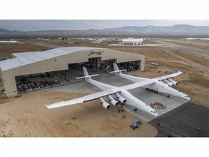 Paul Allen Reveals World's Largest Plane 'Stratolaunch'