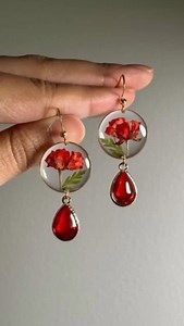 12K reactions · 534 shares | ¡Transforma tus ideas en realidad con nuestras manualidades de resina! ✨ Aprende paso a paso en nuestra comunidad, ¡y crea piezas únicas que te sorprenderán! 朗 Únete ahora mismo a través del enlace de mi perfil  ¡Transformación garantizada!  . #resina #resinaepoxi #manualidades #accessoriesoftheday | ResinaEpoxia | Facebook