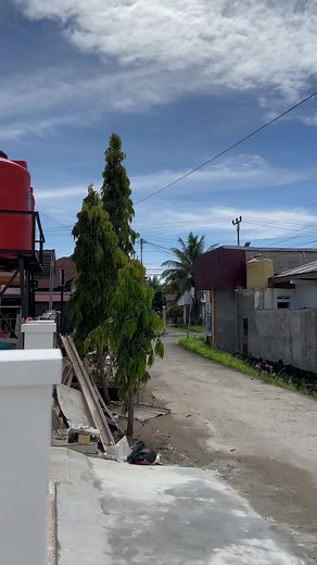 Disewakan Kosan putra Alamat: JL. DPR 52A, dadok tunggu hitam. Fasilitas ✅ Bangunan baru (ukuran 4,3 x 3.5 M) ✅ Kamar mandi dalam ✅ Free Wifi (Up to 50/mbps) ✅ Free air ✅ Bebas Banjir ✅ Dapur umum ✅ CCTV 24 Jam ✅ Token per kamar ✅ Jendela pakai terali besi ✅ Parkir luas bisa motor dan mobil Lokasi strategis: ✅ 1km dari ITP padang ✅ 2km ke Universitas Baiturrahmah ✅ 3km ke Universitas Bung Hatta ✅ 4 km ke Universitas Negeri Padang Info lebih lanjut: Telp/wa : 0811-1904004/ 085263966639 Website :