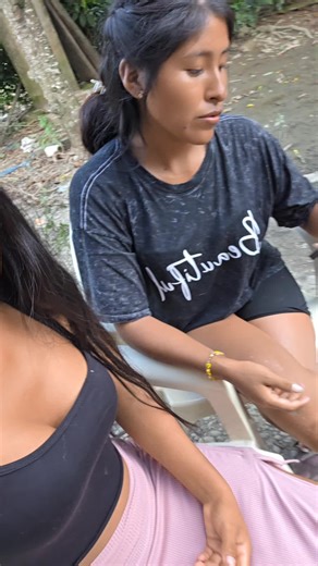 Holiiss: Risas y Comedia en Color