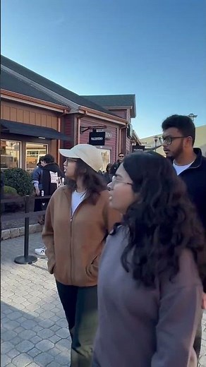 Canada Goose outlet store at Woodbury Common outlet NewYork 😮 #canadagoose #woodburycommon