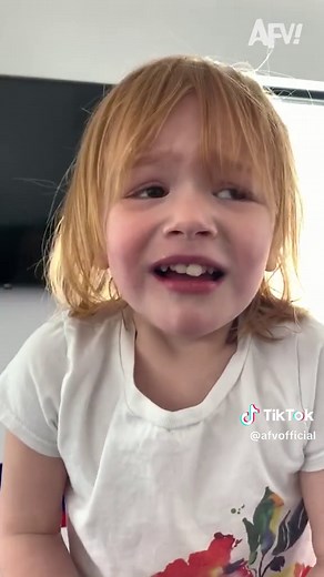 Funny Toddler Running Game - I'm so Strong vs I'm so Scared