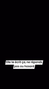 💌 Elle t’écrit ça ? Ne réponds surtout pas au hasard !Découvre les 3 secrets pour transformer n’importe quel message banal en vrai jeu de séduction. 🔥Dans cette vidéo :• Comment relancer subtilement un simple « Hey, ça va ? »• Décrypter les émojis coquins et GIFs pour créer de la tension• Le dernier point : transformer un message neutre en conversation captivante 💥📘 Pour aller plus loin et ne jamais rater un signal d’intérêt chez une femme, mon e-book est là : « Apprends à décoder les signau