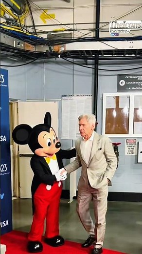 Harrison Ford showcases his sense of humor while meeting a team mascot #HarrisonFord