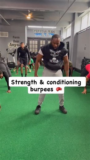 Celebrity trainer on Instagram: "Strength & Conditioning Burpee Ladder Structure Burpee (no push-up) Burpee + 1 push-up Burpee + 2 push-ups Burpee + 3 push-ups ➡️ Completing all four levels = 1 full ladder Work AMRAP in 60 seconds (as many full ladders as possible) Rest 60 seconds Duration Repeat for 35 minutes 🎯 Training Focus Muscular endurance (chest, shoulders, triceps) Breathing under fatigue Mental toughness Output consistency over time This isn’t about speed early — it’s about pace, rhyt