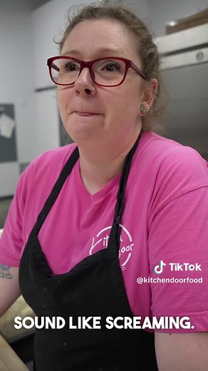 Common Cooking Myth #DEBUNKED Do Lobsters really scream when you boil them? 🦞 Let’s ask Chef Megan! #HeyChef #AskAChef #KitchenDoor #Lobster #ScreamingLobster #NovaScotia
