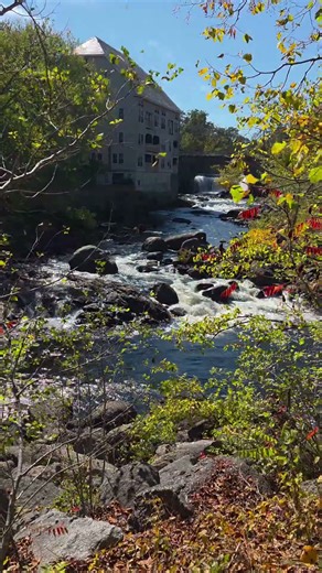 Hillsborough Bridge Spillway: Ann Intimate, Moment